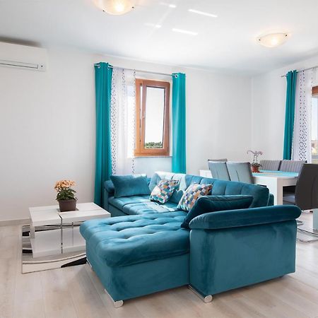 Kaylie Apartment Пула Экстерьер фото